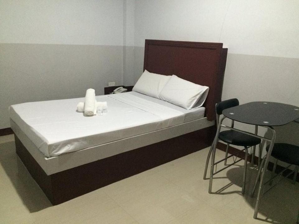 Jared Suites Upper Digos Buitenkant foto