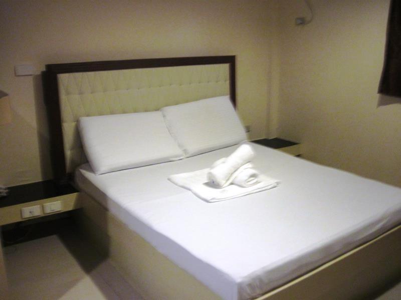 Jared Suites Upper Digos Buitenkant foto